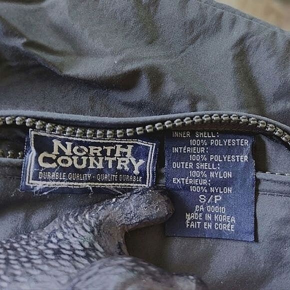 Vtg North Country nylon fleece lined zip vest - Picture 3 of 12